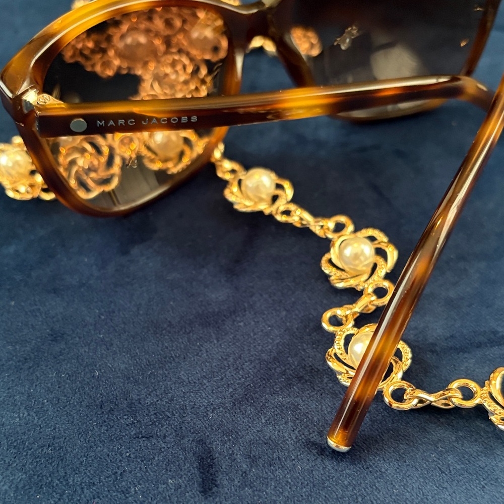 Marc Jacobs Tortoise Shell Oversized Sunglasses Brown Gradient - Picture 2 of 3